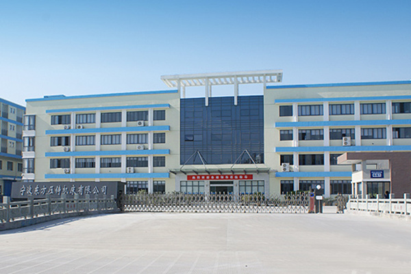 如何安全使用鋅合金壓鑄機(jī)？